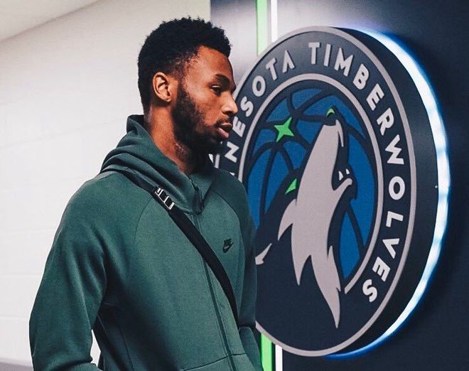 包含这也行？冲刺阶段塞维利亚强势反弹集结日新奥尔良鹈鹕调整名单以备全明星赛，费城76人今夜手感冰凉的词条